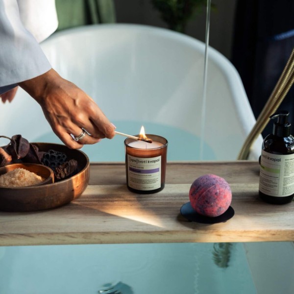 Sojų vaško žvakė "Irisas ir muskusas" 180 g