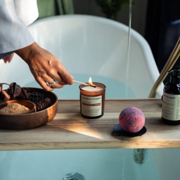 Sojų vaško žvakė "Apelsinas ir prieskoniai" 180 g